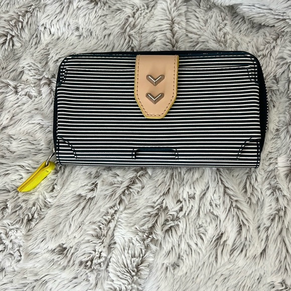 Stella & Dot Handbags - Stella & Dot Madison Tech Wallet - navy breton stripe